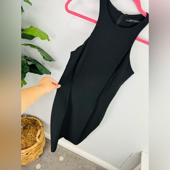 Zara Black Halter neck Body Con Pintuck Dress - Picture 4 of 6